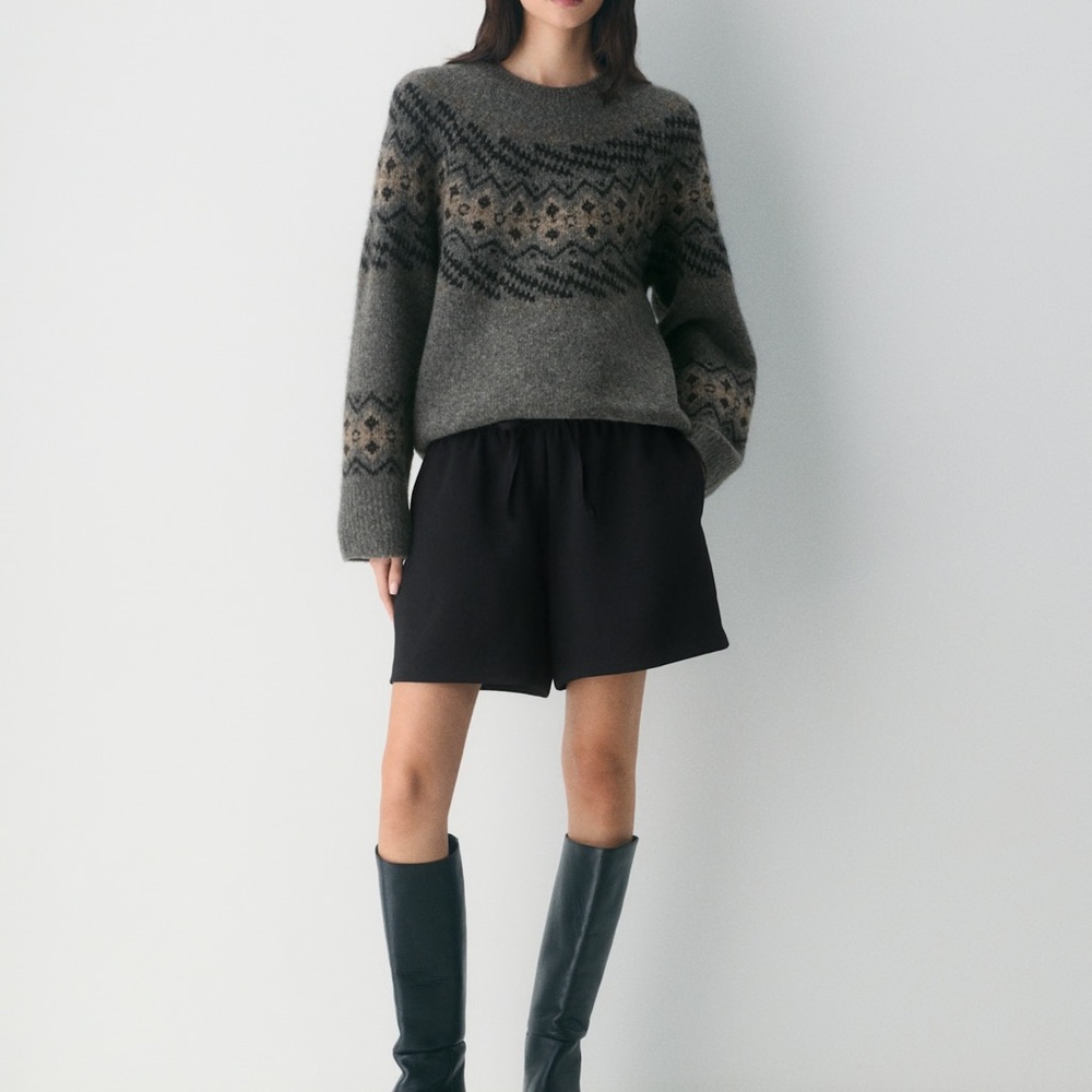 Aritzia Wilfred black Loge shorts in S